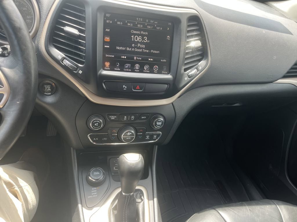 Used 2016 Jeep Cherokee Limited w/ Trailer Tow Group AWD/4WD image 25