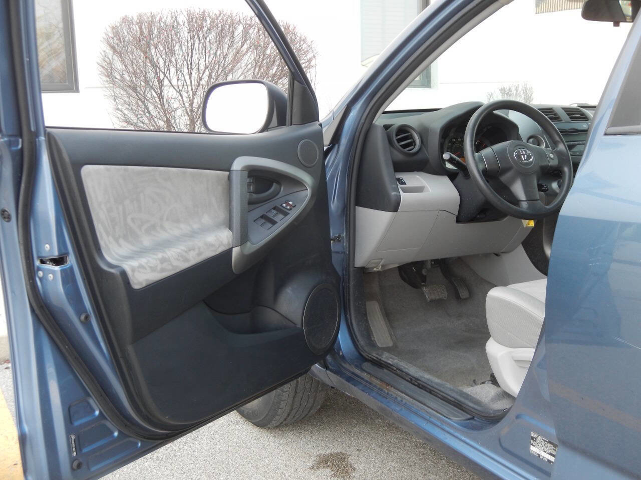 Used 2009 Toyota RAV4 2WD image 23