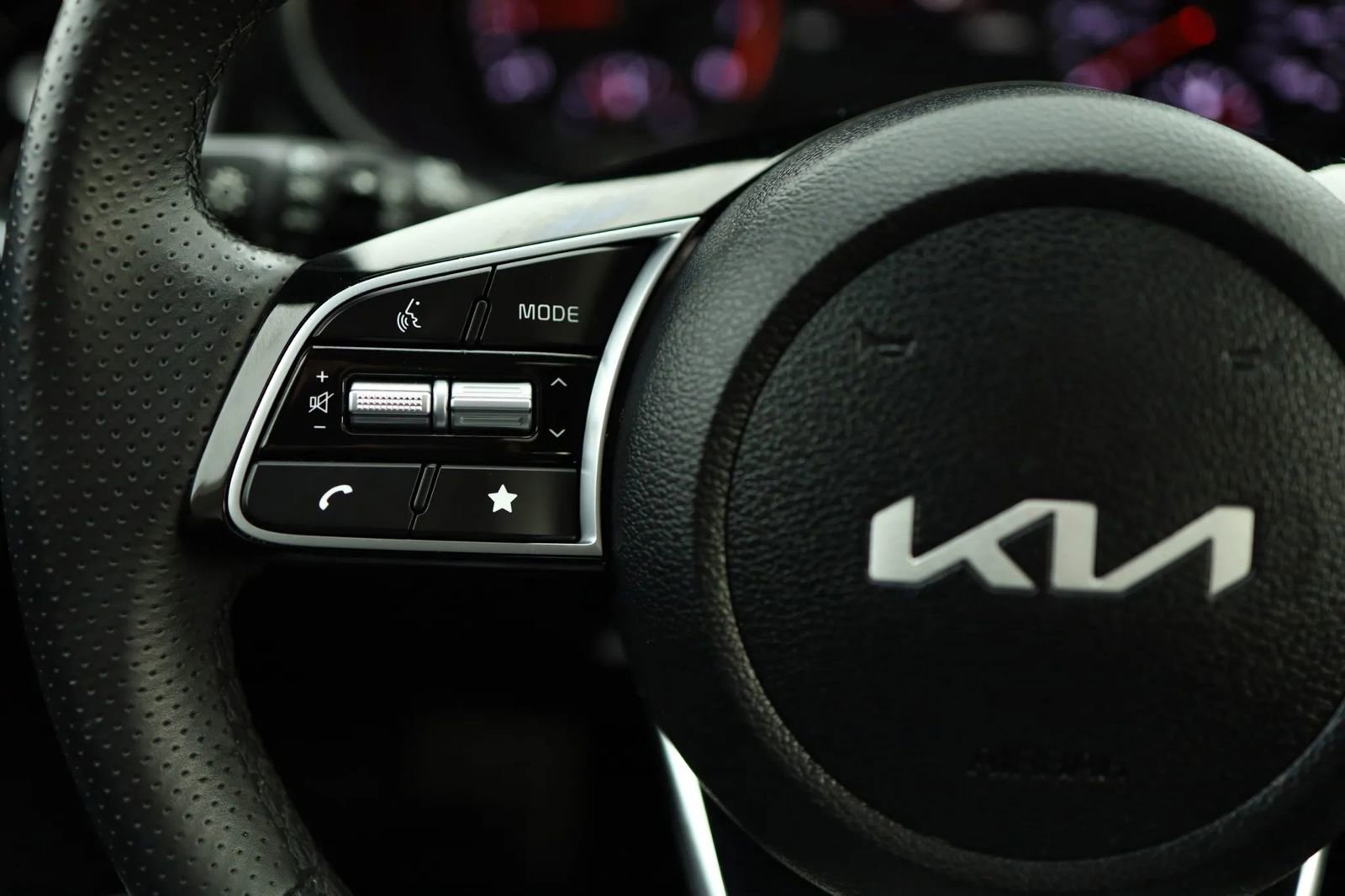 Used 2024 Kia Forte GT-Line w/ GT-Line Premium Package image 18