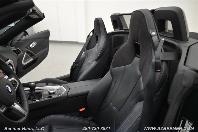 Used 2025 BMW Z4 M40i w/ Edition image 17