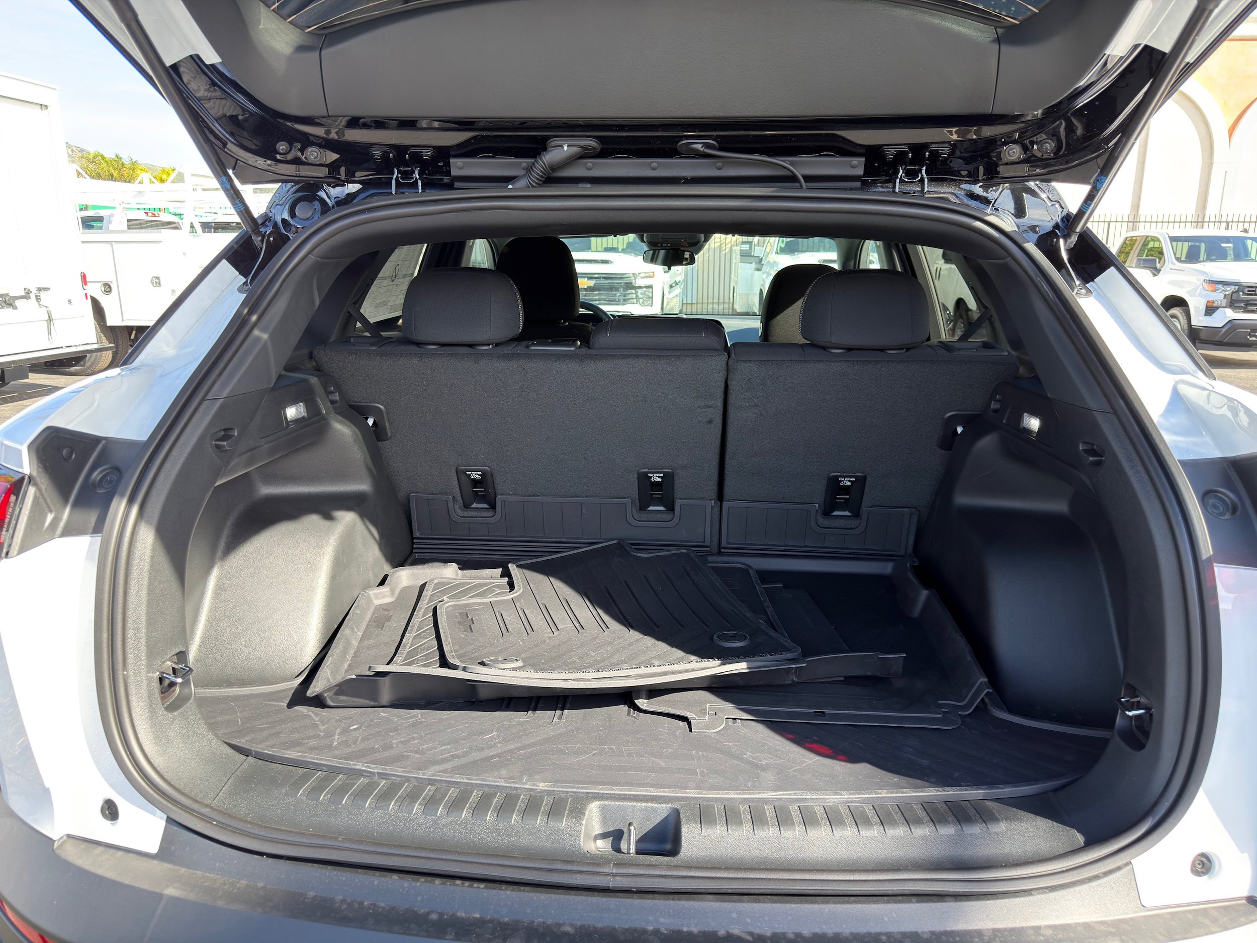 New 2026 Chevrolet Blazer EV LT w/ LPO, Blackout Package FWD image 15