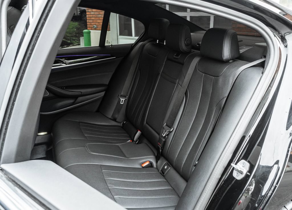 Used 2023 BMW 530e RWD image 26