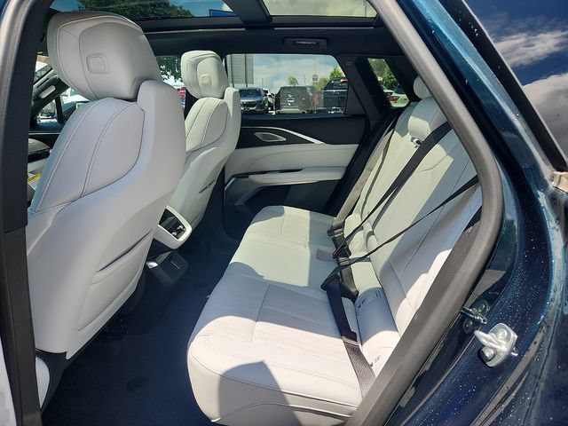 Certified 2024 Cadillac Lyriq Luxury AWD/4WD image 10