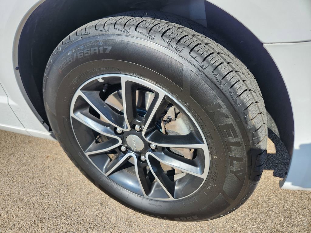 Used 2017 Dodge Grand Caravan GT image 46