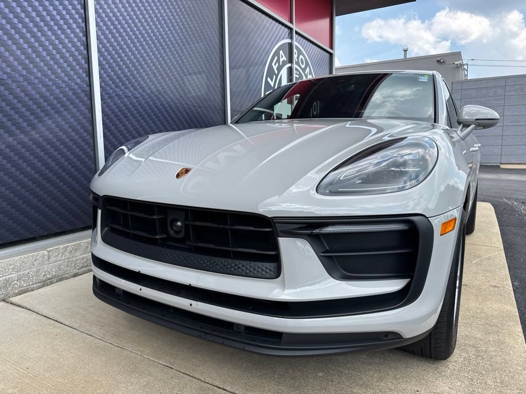 Used 2024 Porsche Macan Turbo AWD/4WD image 19