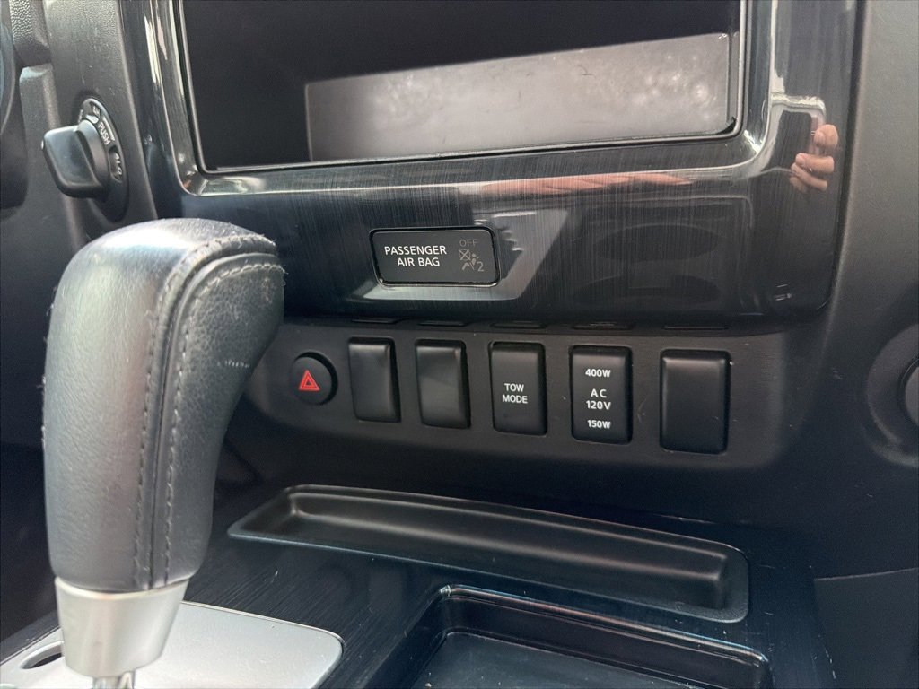 Used 2015 Nissan Titan SV w/ SV Value Truck Package image 18