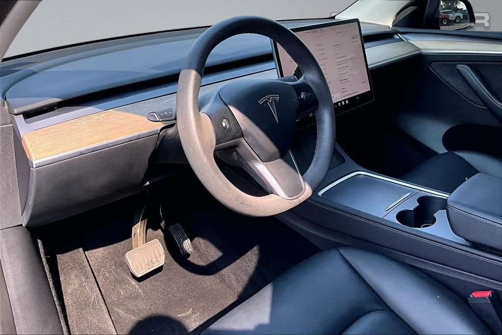 Used 2023 Tesla Model Y Long Range AWD/4WD image 9