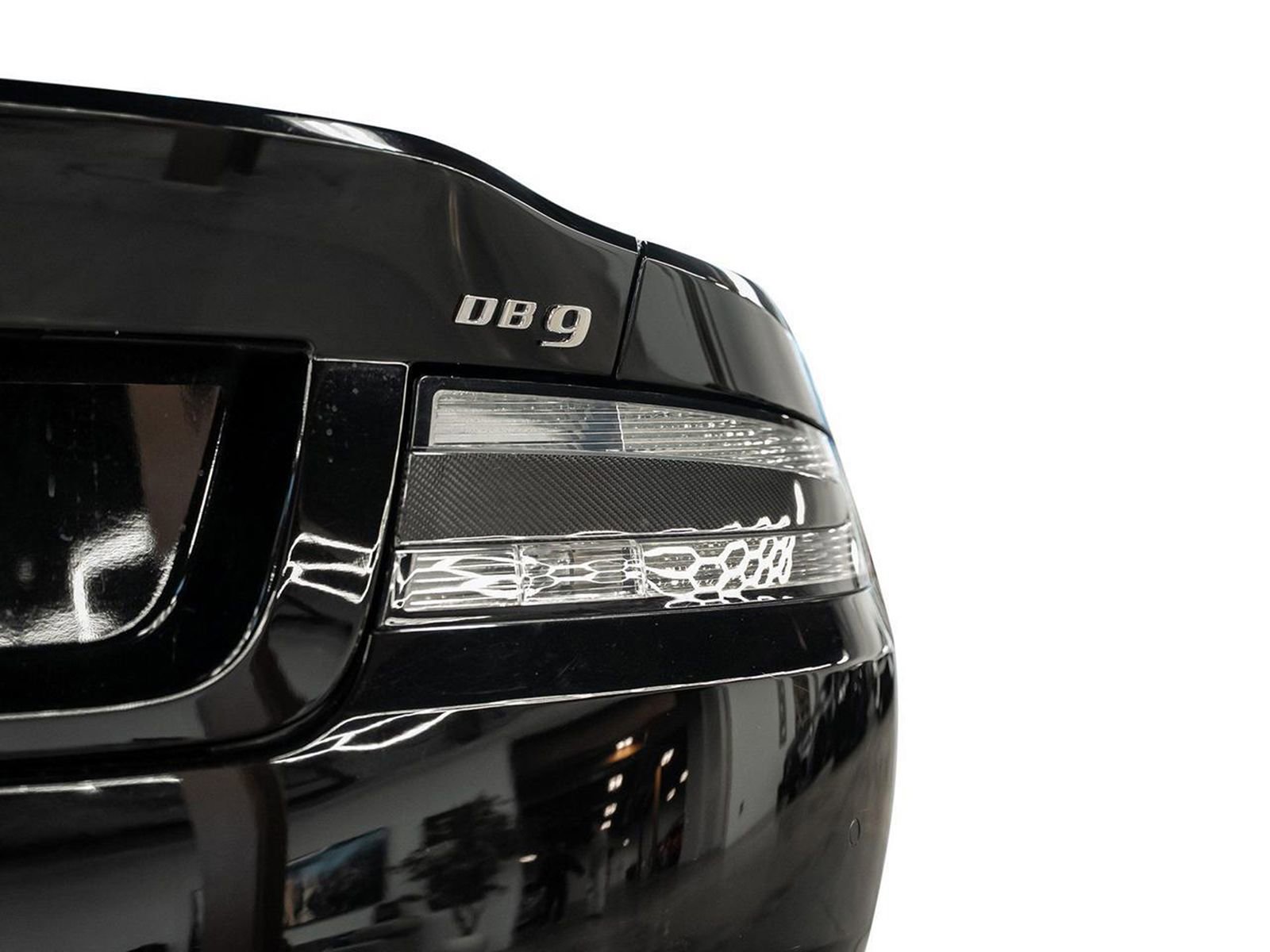 Used 2015 Aston Martin DB9 Volante image 22