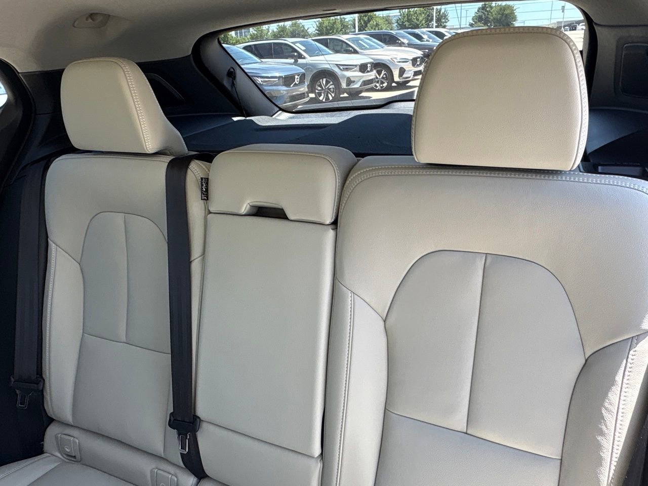 New 2026 Volvo XC40 B4 Plus w/ Protection Package Premier image 22