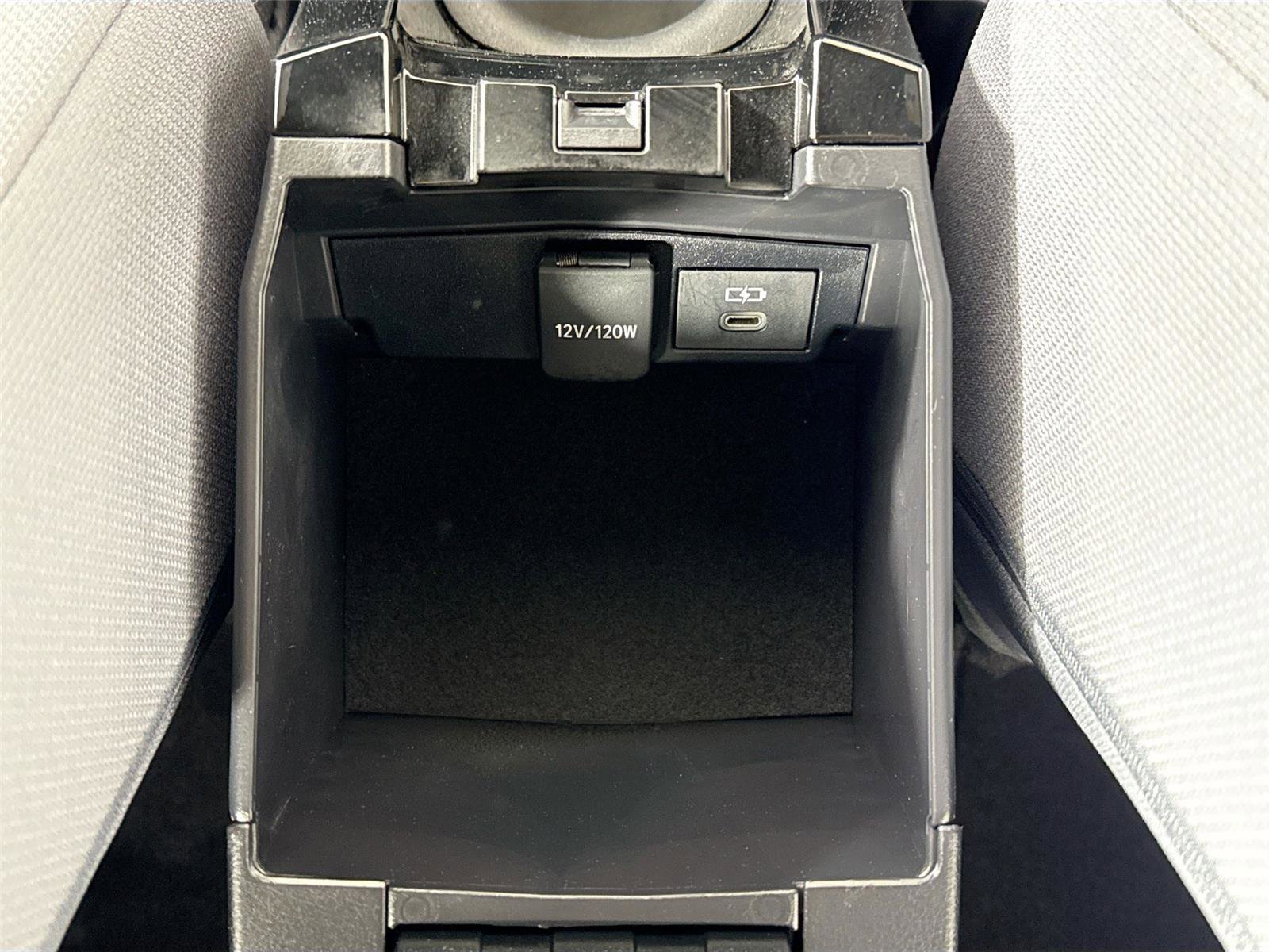 Certified 2022 Toyota Corolla SE w/ Carpet Mat Package (TMS) FWD image 30