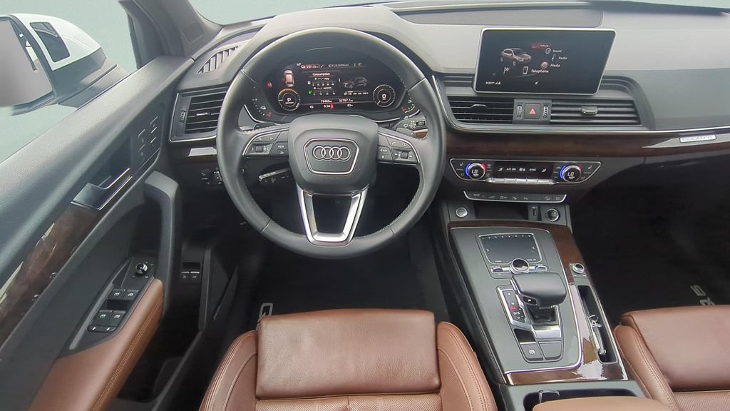 Used 2020 Audi Q5 e Prestige AWD/4WD image 12