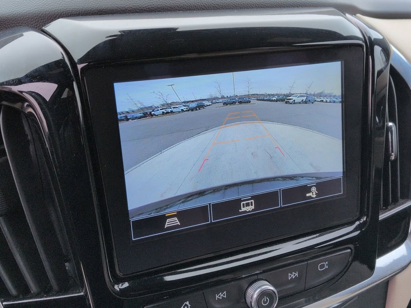 Used 2022 Chevrolet Traverse LT w/ LPO, Cargo Package image 32