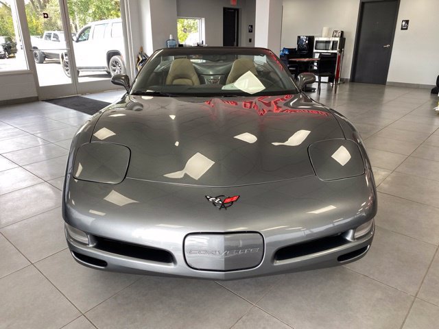 Used 2004 Chevrolet Corvette Convertible w/ Preferred Equipment Group RWD image 9