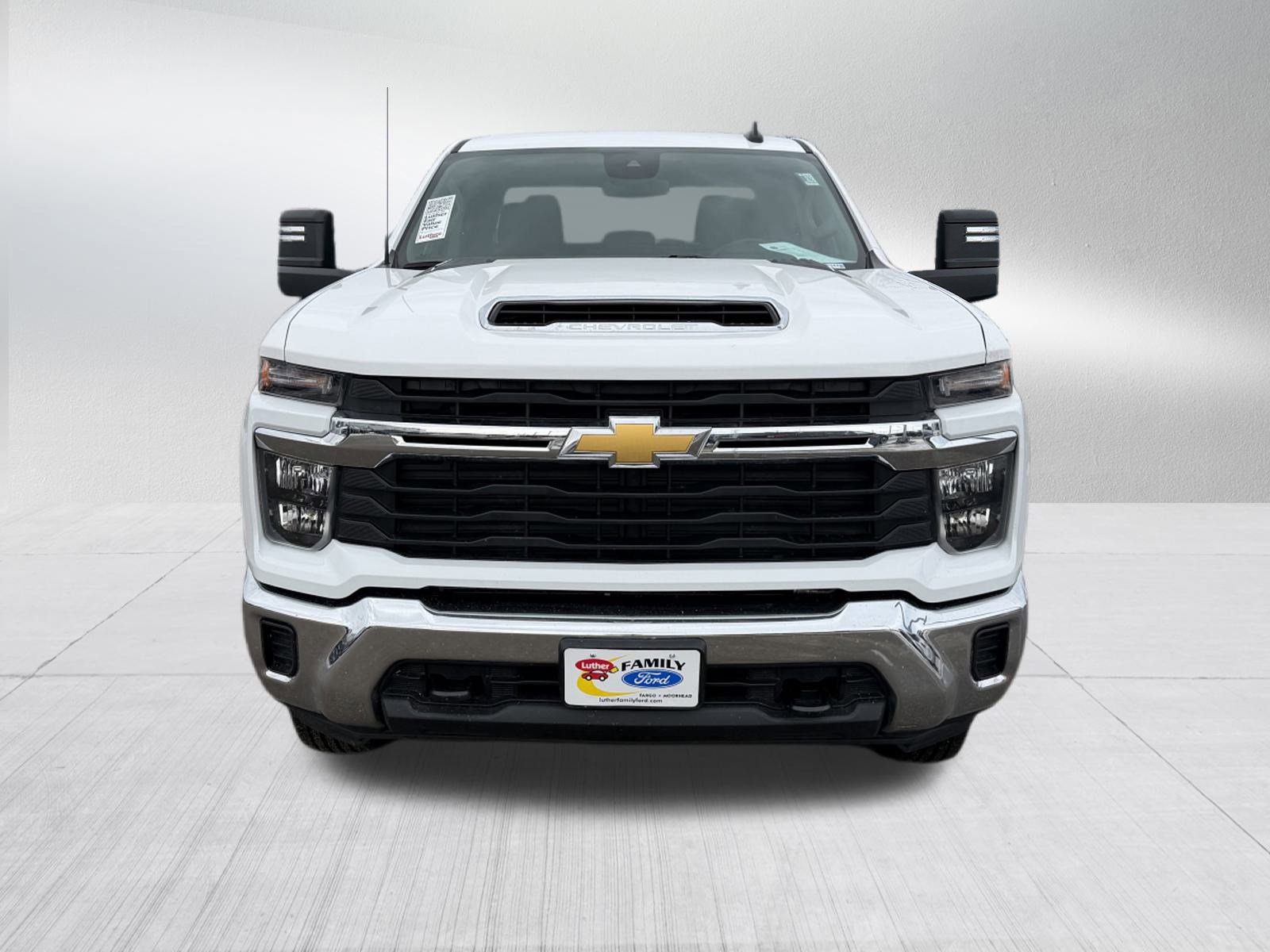 Used 2024 Chevrolet Silverado 2500 LT image 2