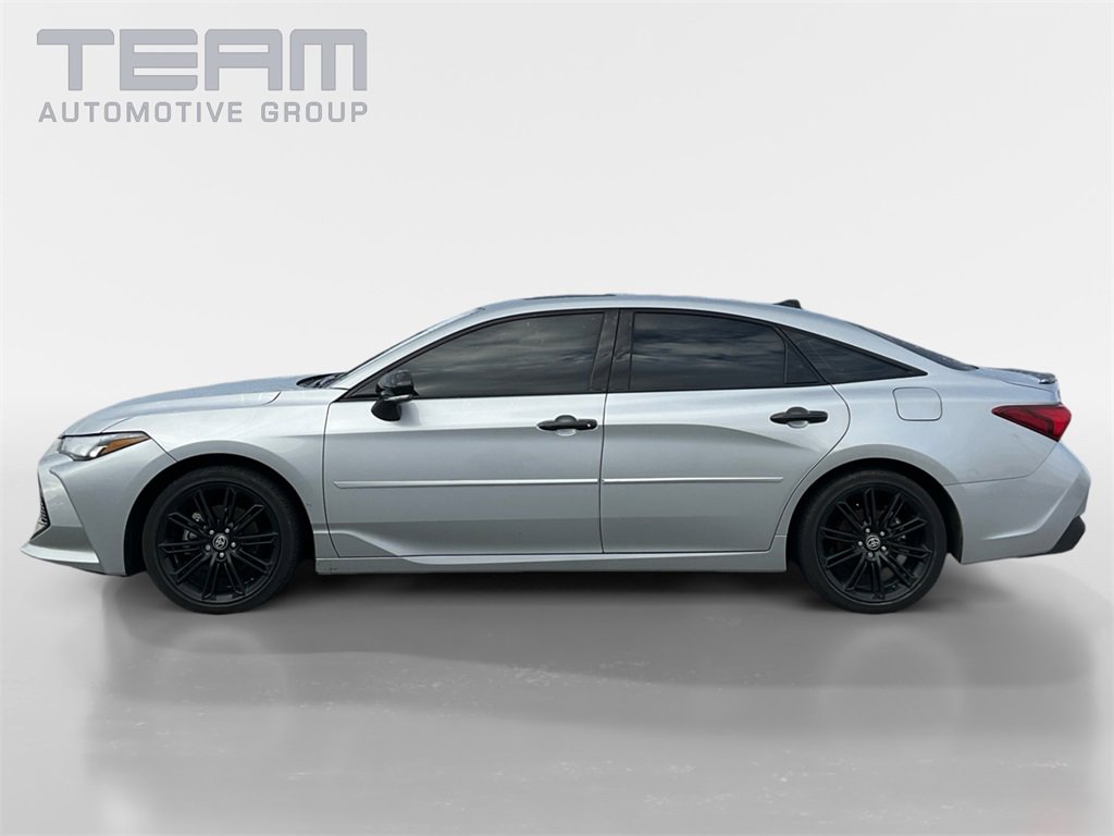 Used 2022 Toyota Avalon XSE image 4