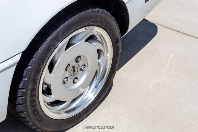 Used 1991 Chevrolet Corvette Convertible RWD image 46