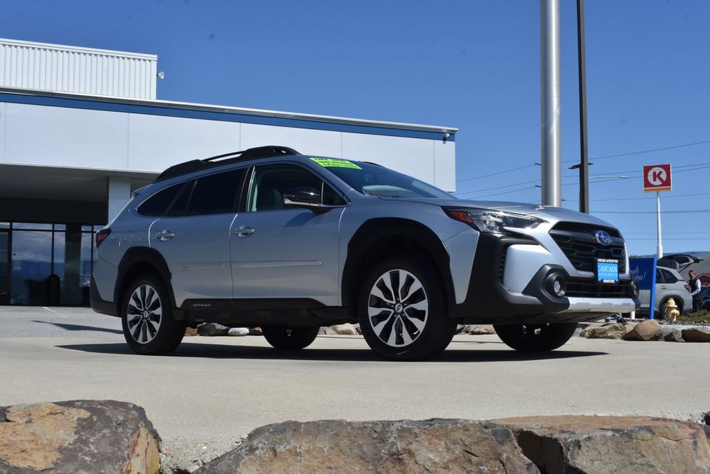 Used 2023 Subaru Outback Limited AWD/4WD image 3