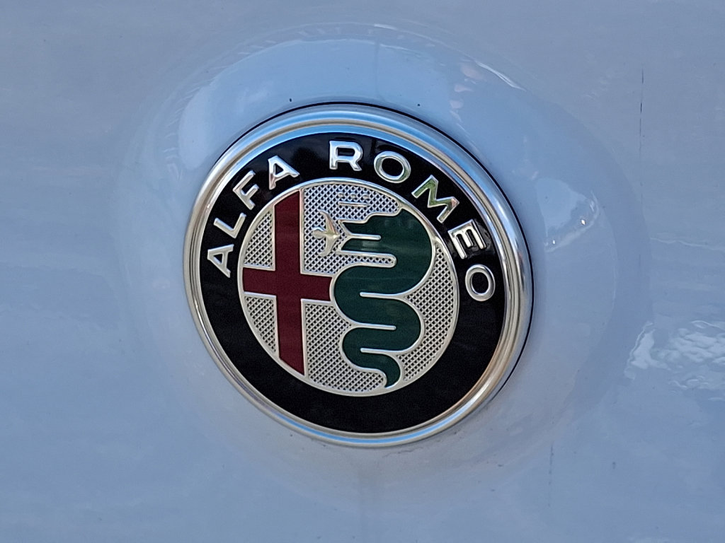Used 2024 Alfa Romeo Stelvio Ti image 17