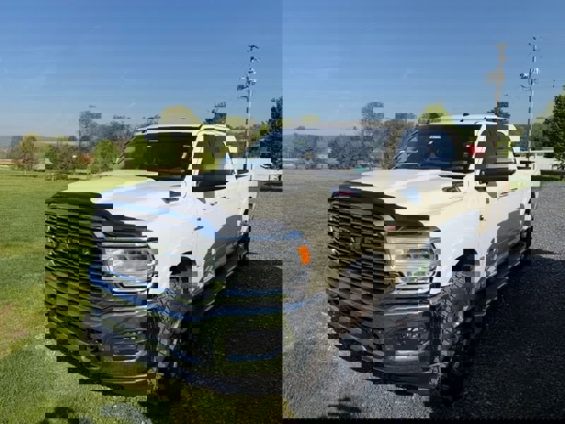 Used 2022 RAM 3500 Laramie AWD/4WD image 2