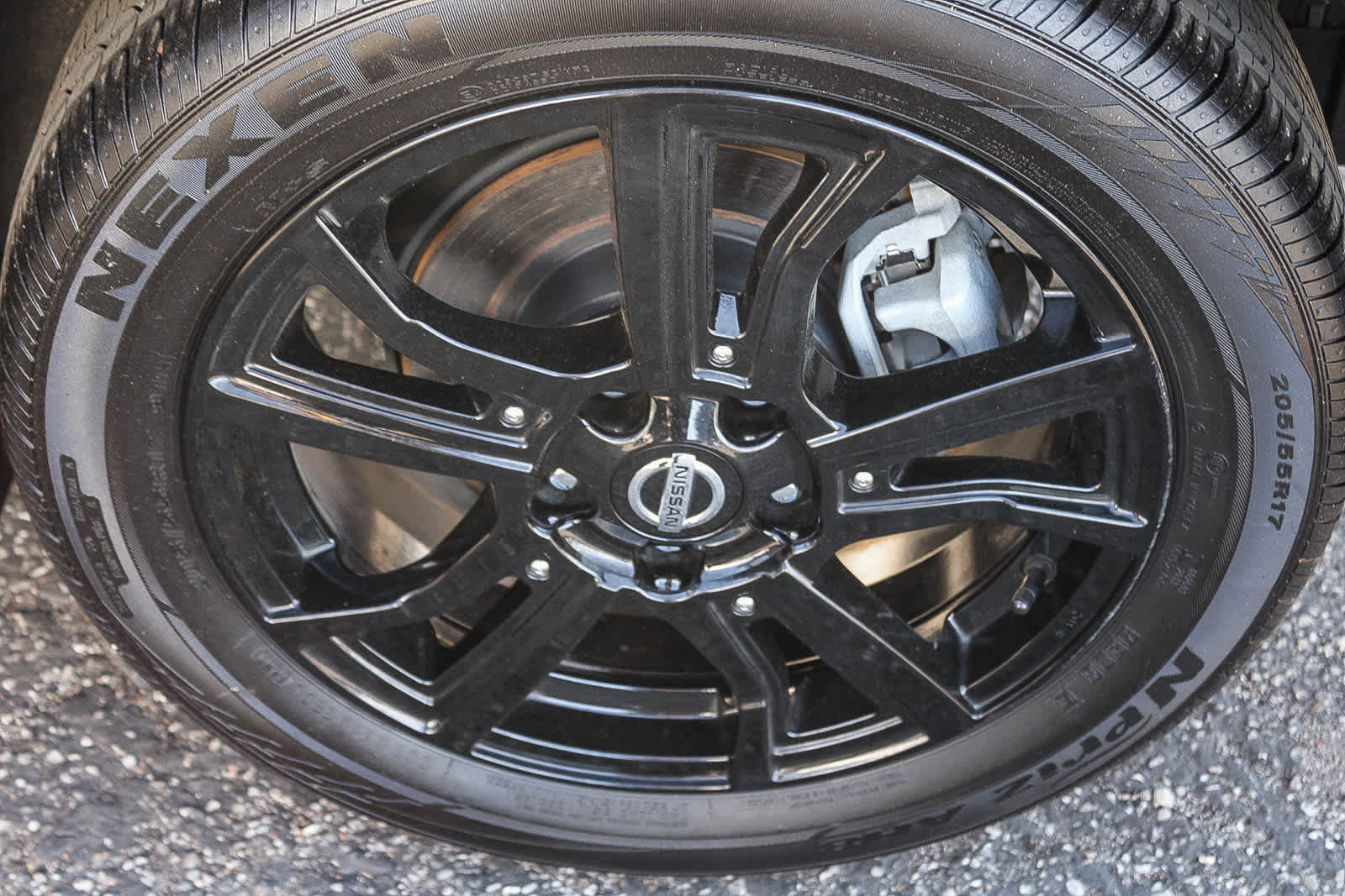 Used 2021 Nissan Kicks SR FWD image 8
