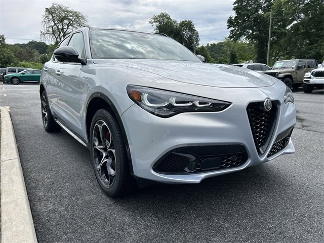 New 2025 Alfa Romeo Stelvio Sprint w/ Veloce Package image 2