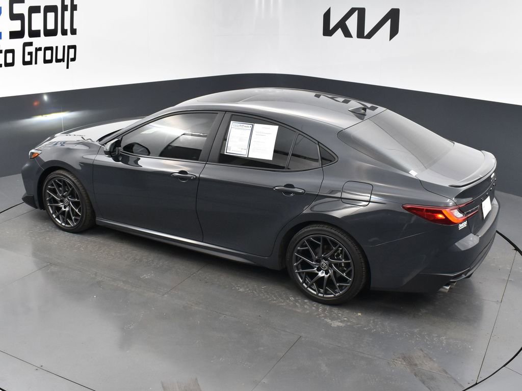 Used 2025 Toyota Camry SE w/ Convenience Package image 11
