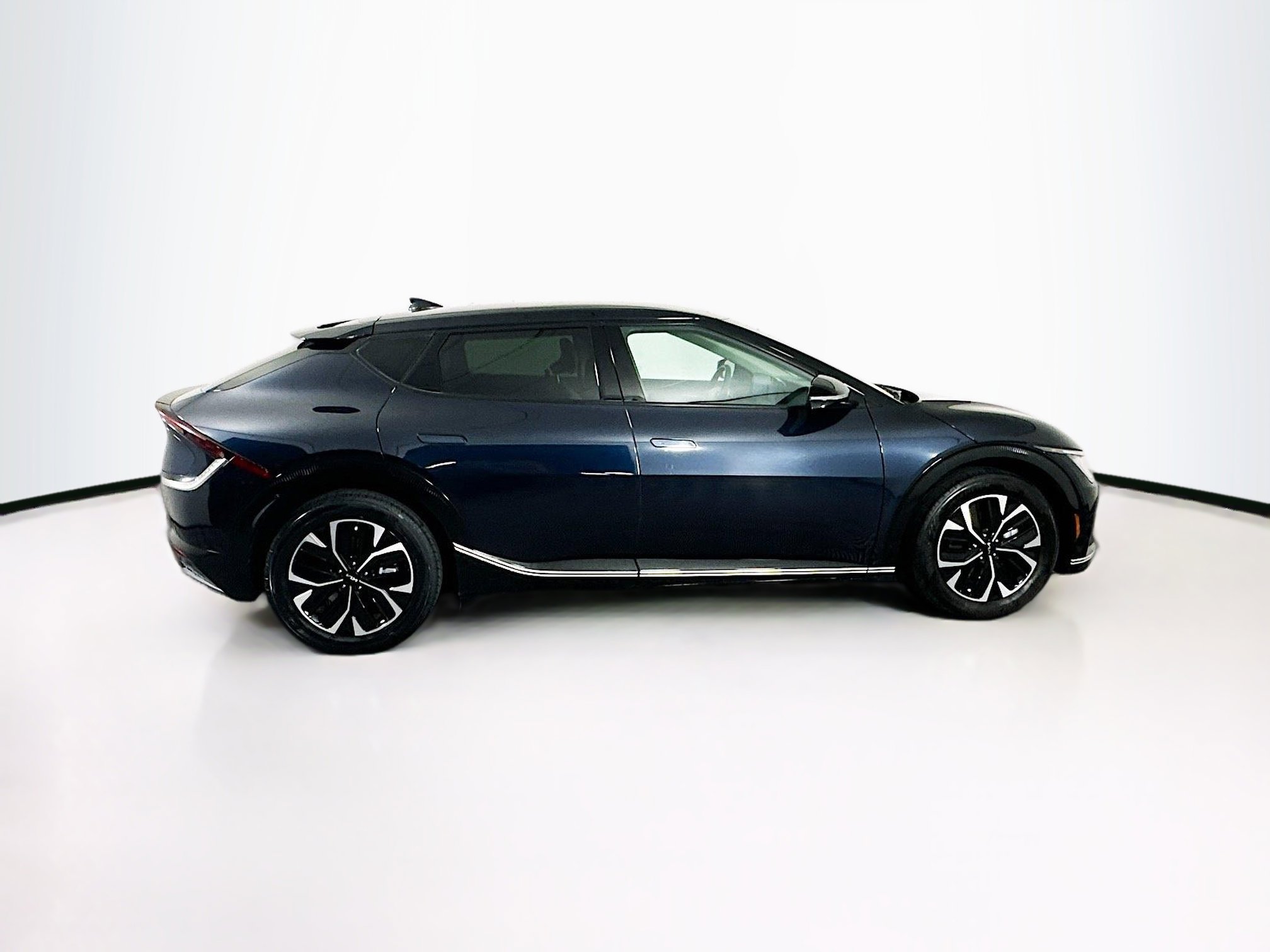 Used 2024 Kia EV6 Wind RWD image 10