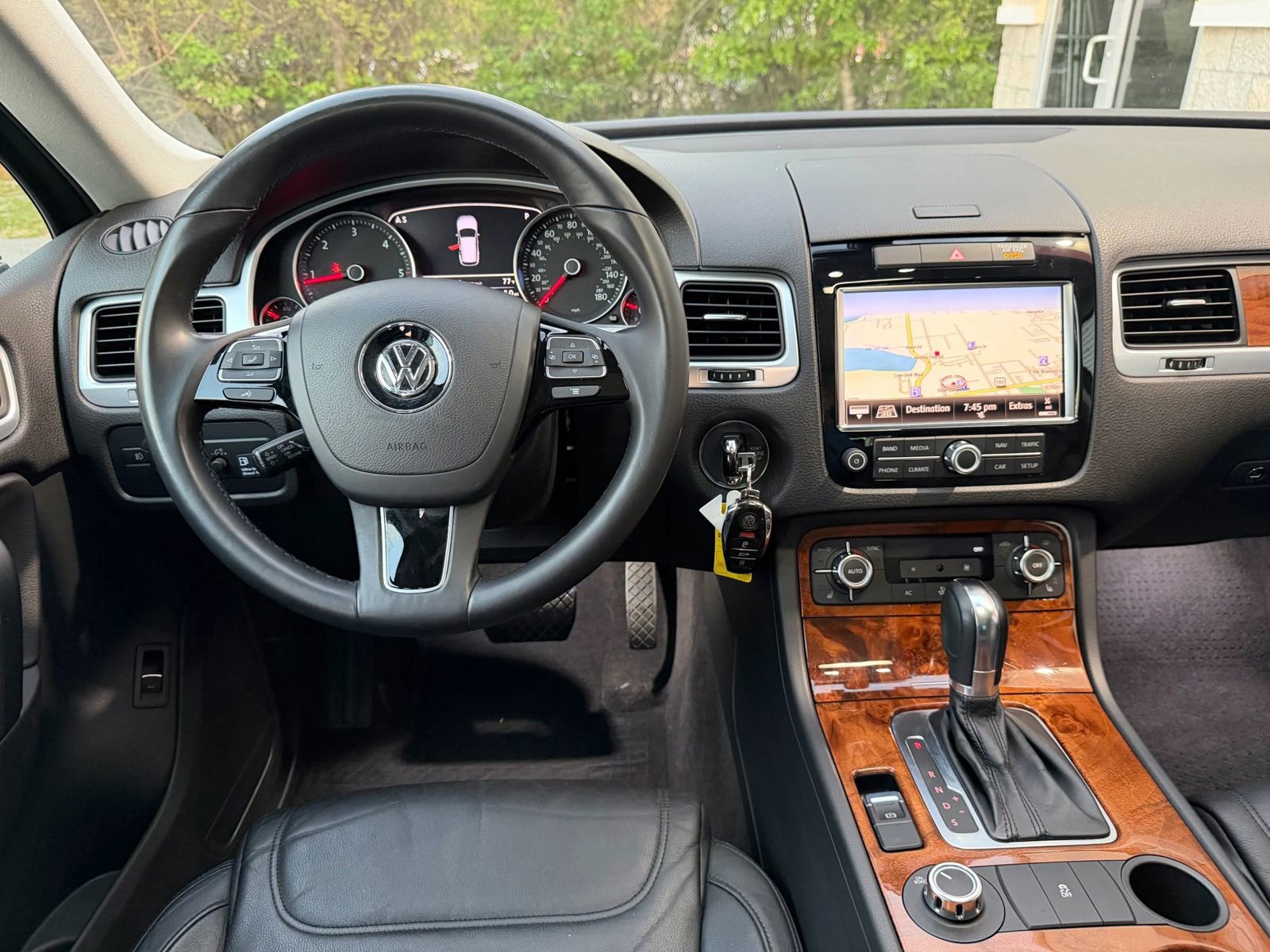 Used 2012 Volkswagen Touareg Sport AWD/4WD image 86