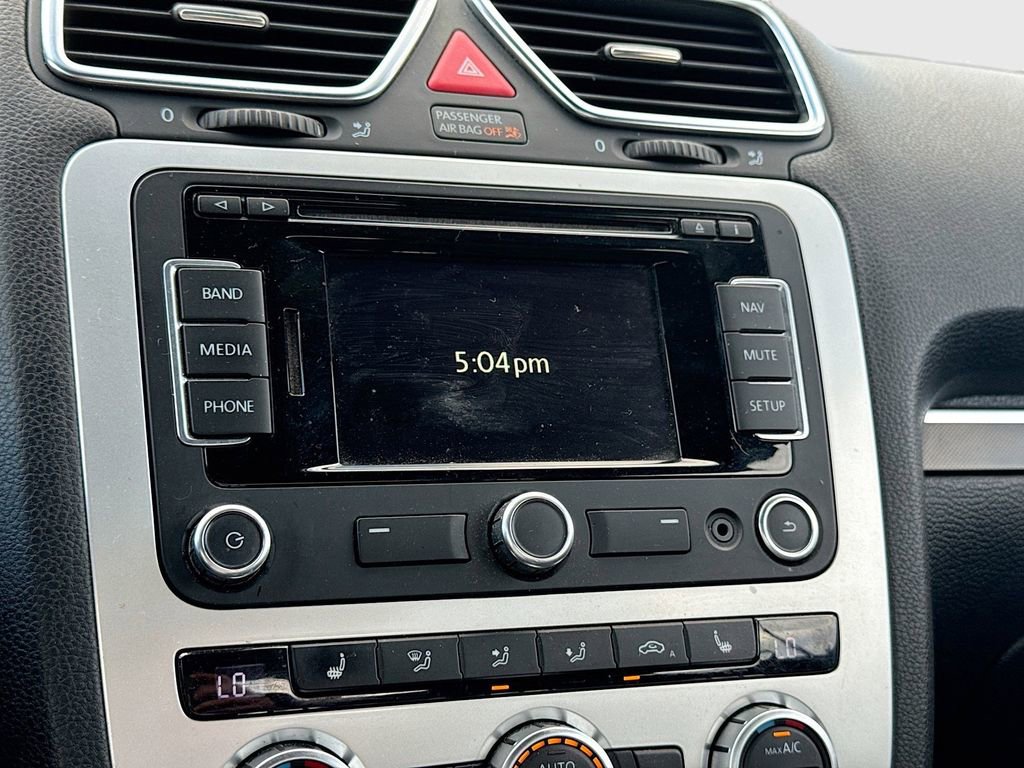 Used 2014 Volkswagen Eos w/ Sport Package FWD image 14