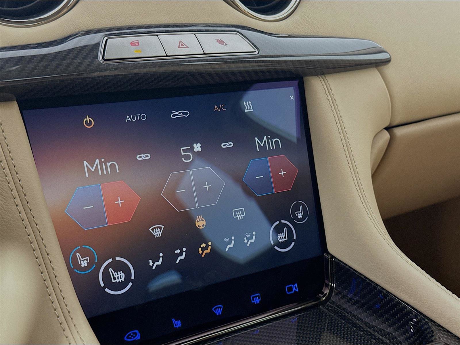 New 2025 Karma Revero Luxury RWD image 13
