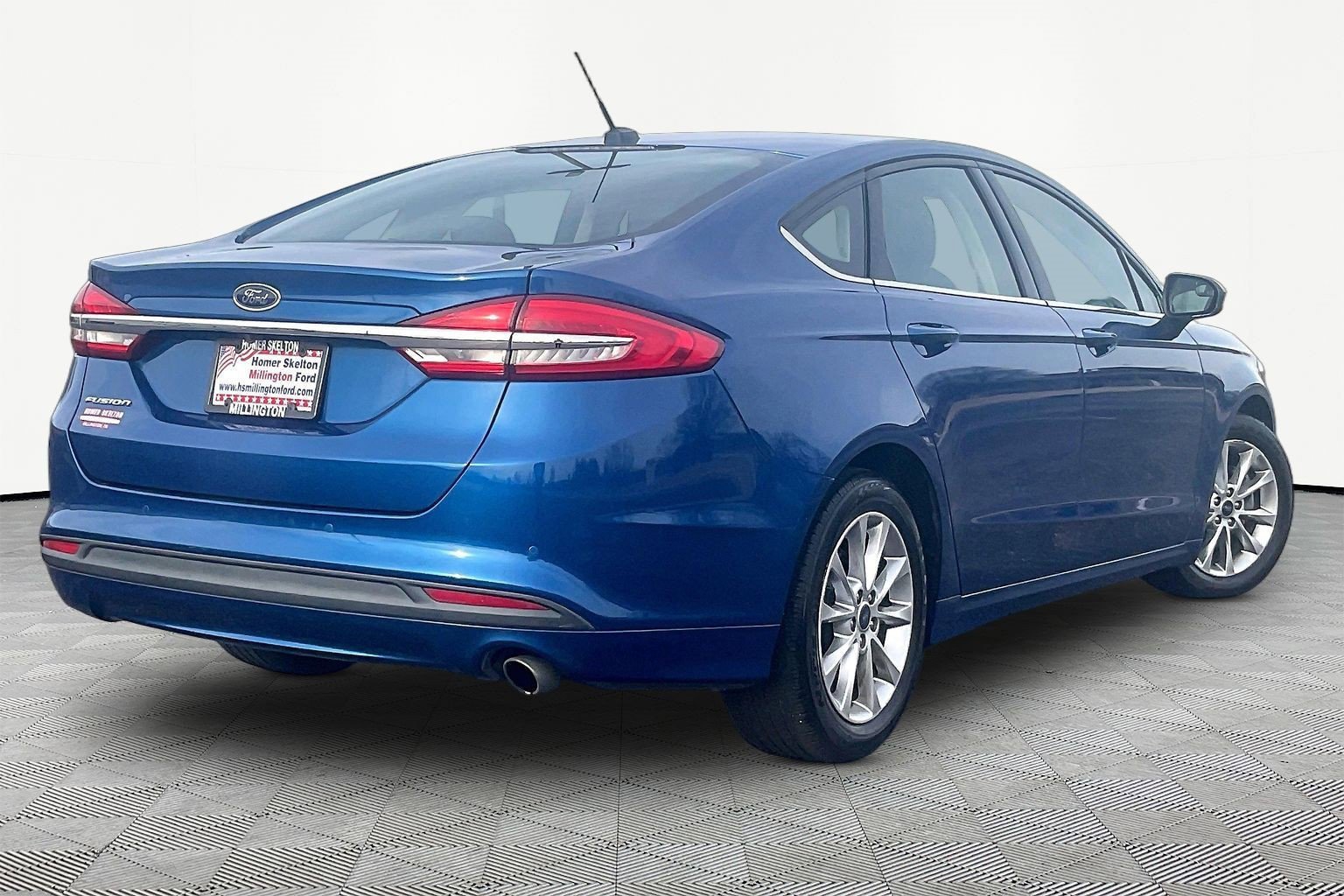 Used 2017 Ford Fusion SE w/ Fusion SE Technology Package image 11
