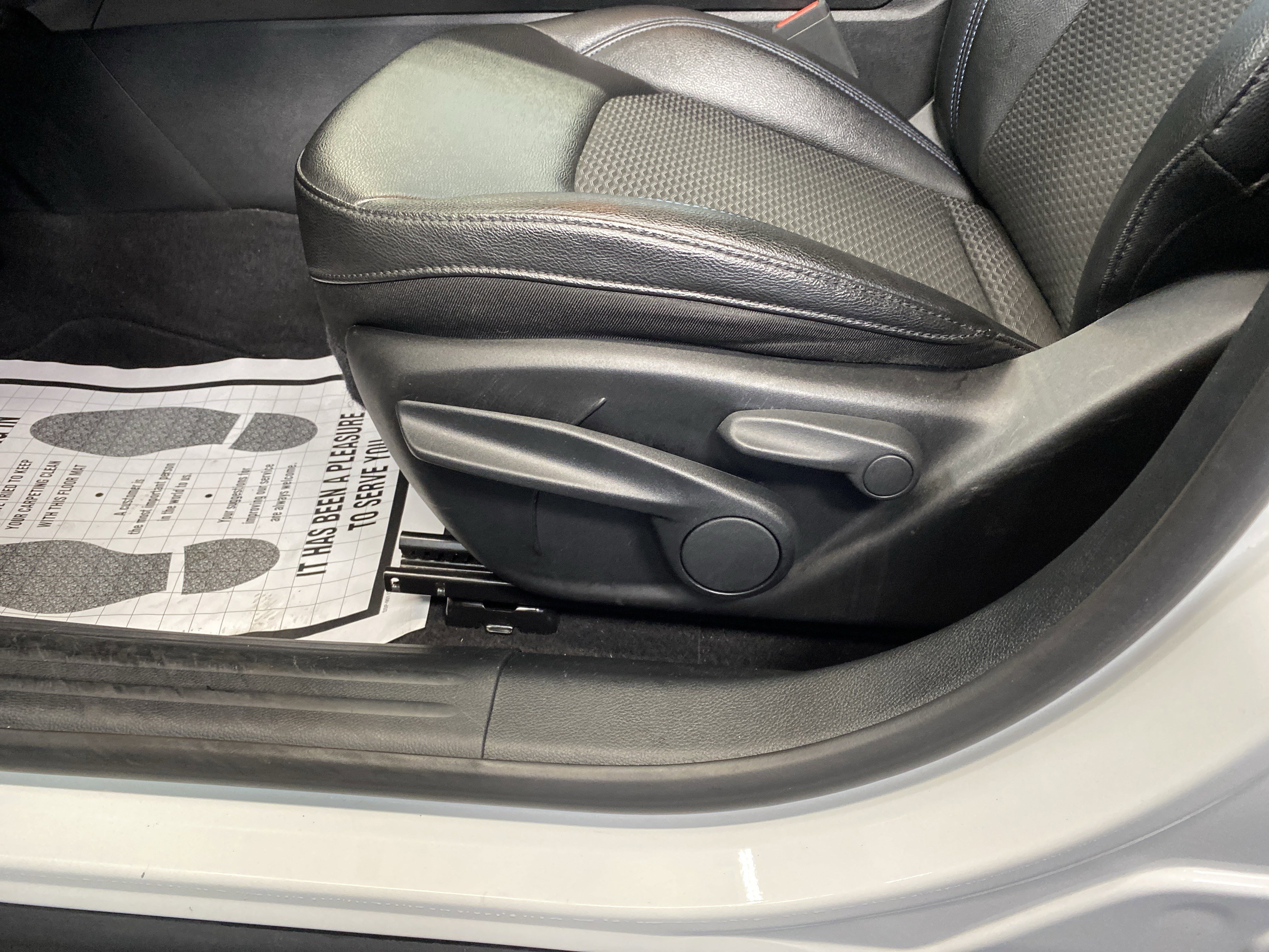 Certified 2024 Jeep Compass Latitude image 13