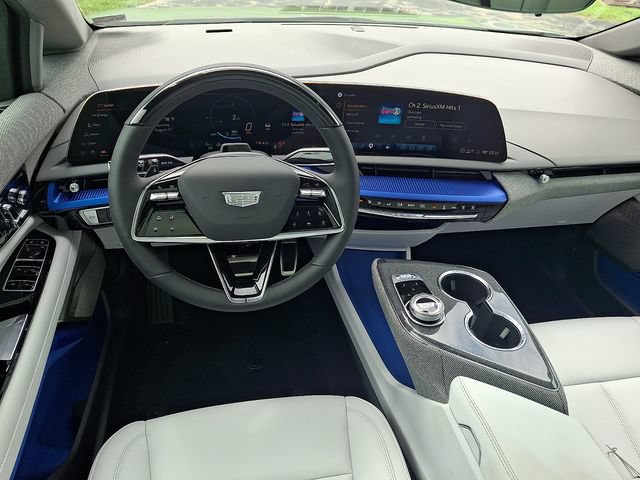 New 2027 Cadillac Optiq Luxury AWD/4WD image 7