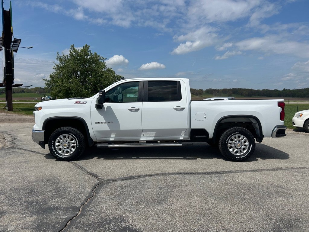 Used 2024 Chevrolet Silverado 2500 LT AWD/4WD image 8