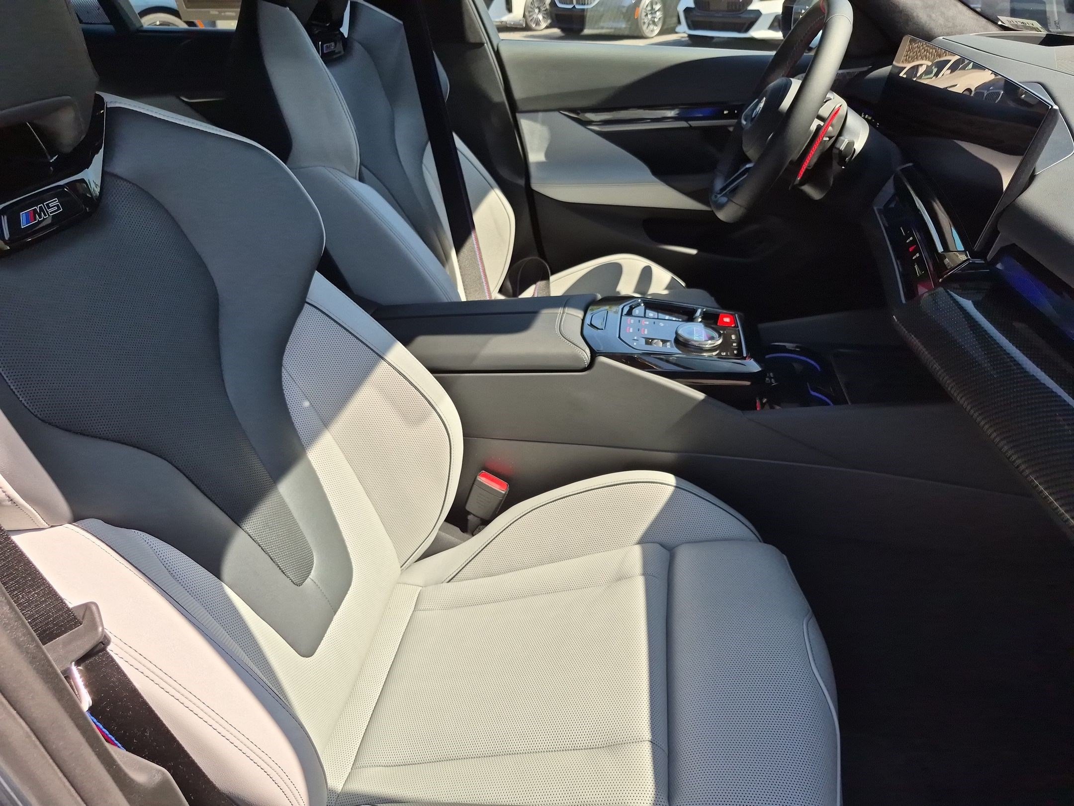 Certified 2026 BMW M5 w/ Executive Package AWD/4WD image 34