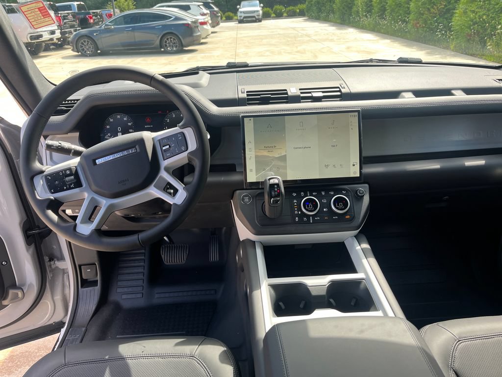 New 2026 Land Rover Defender 110 X-Dynamic SE AWD/4WD image 13