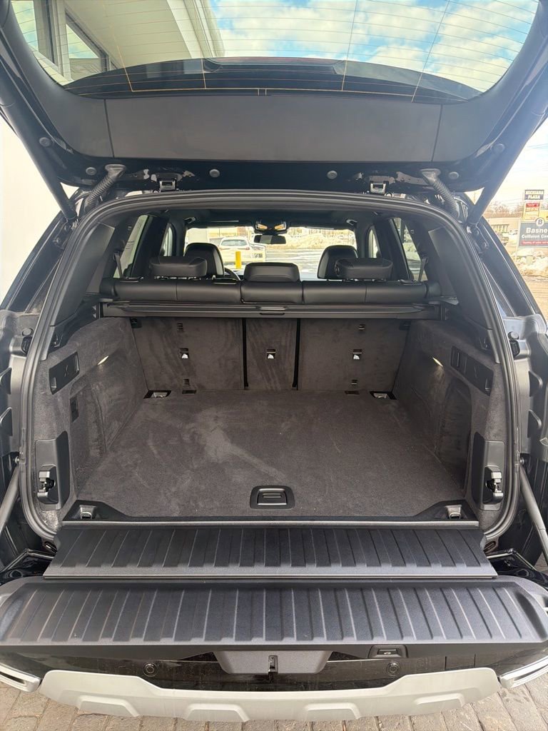 New 2026 BMW X5 xDrive40i w/ Climate Comfort Package image 9