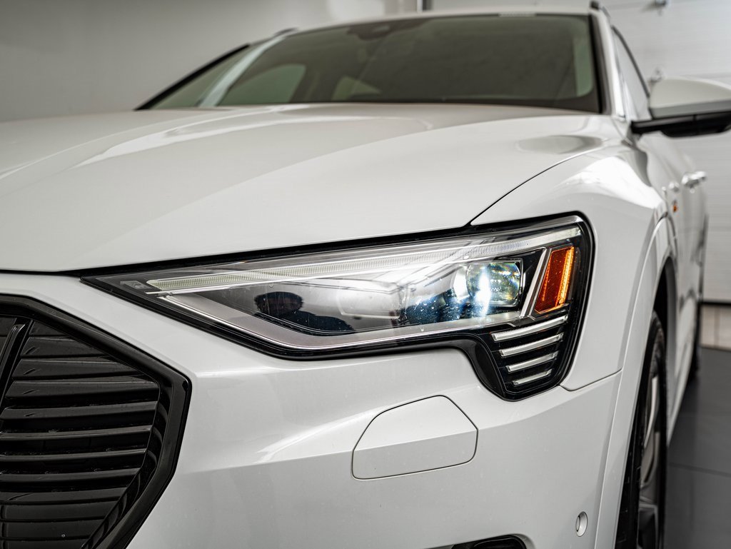 Used 2021 Audi e-tron Premium Plus w/ Premium Plus Package image 15