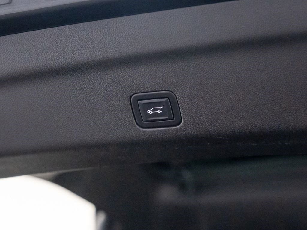 Used 2023 Chevrolet Tahoe Premier image 37