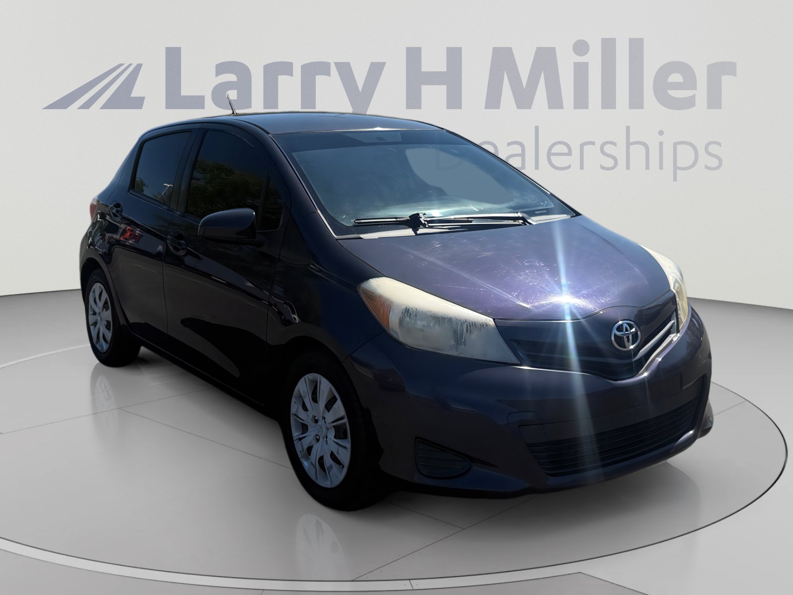 Used 2014 Toyota Yaris L FWD image 7