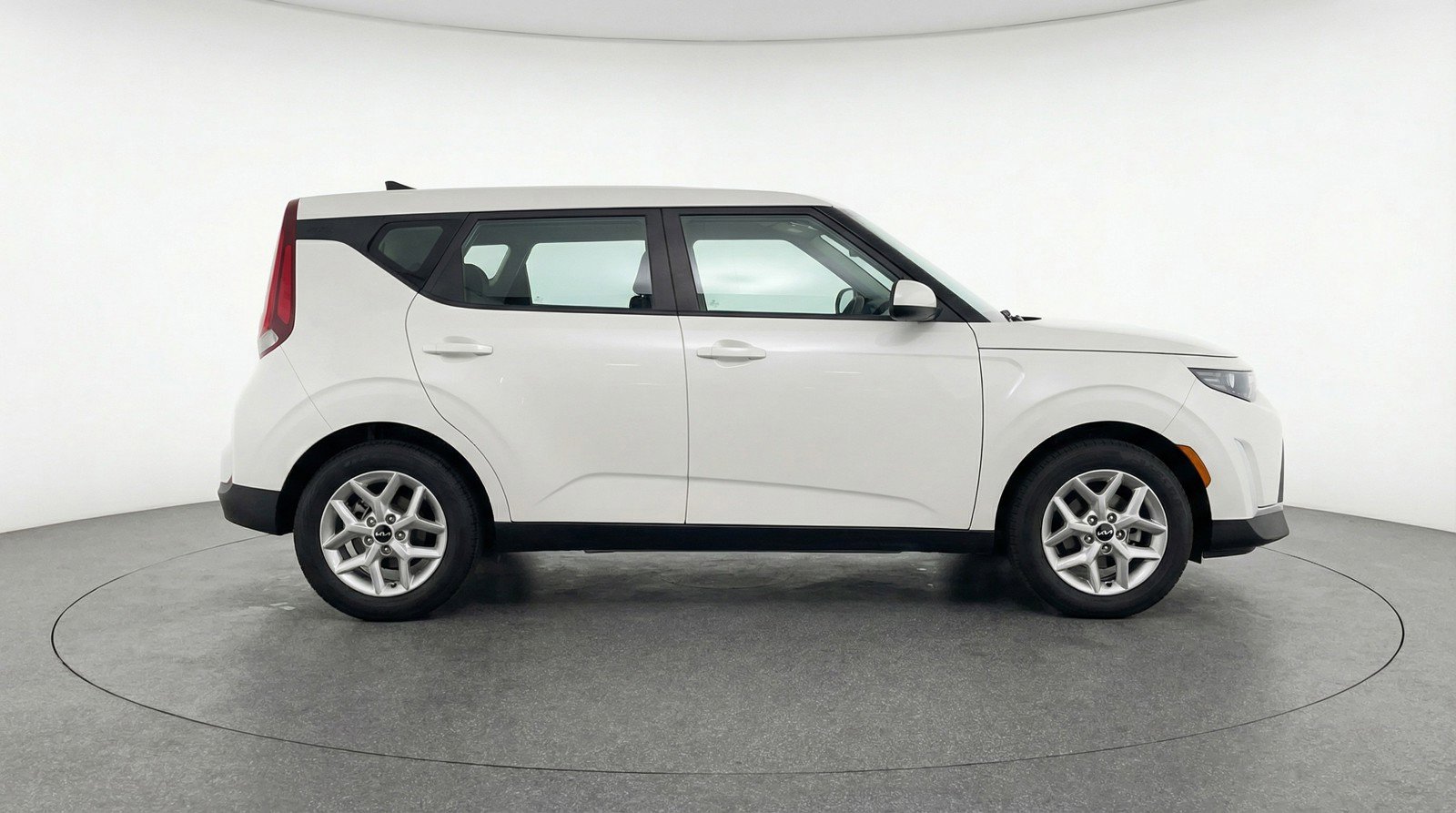 Used 2025 Kia Soul LX w/ LX Technology Package image 11