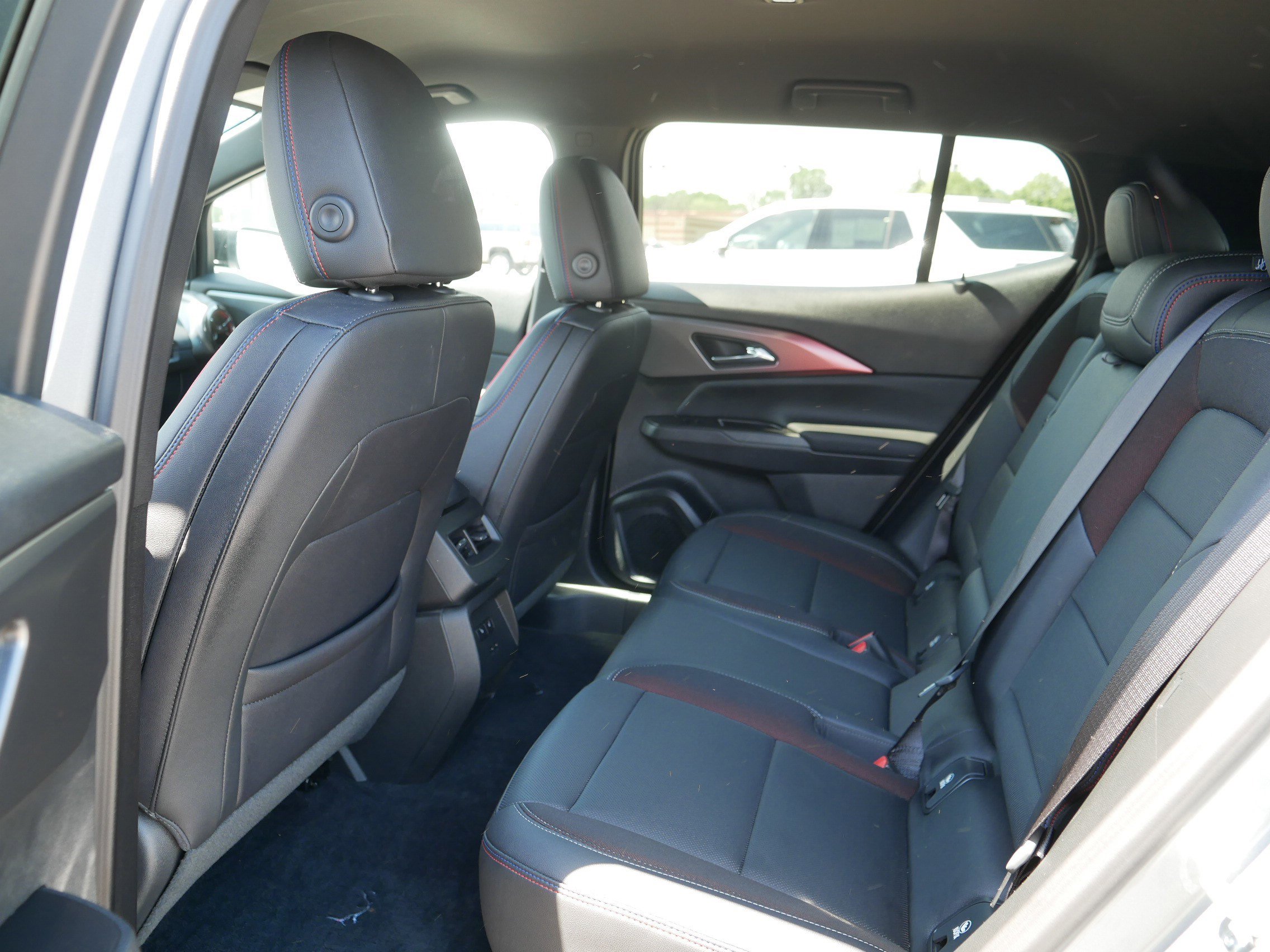 Used 2025 Chevrolet Equinox EV RS w/ Convenience Package II AWD/4WD image 34