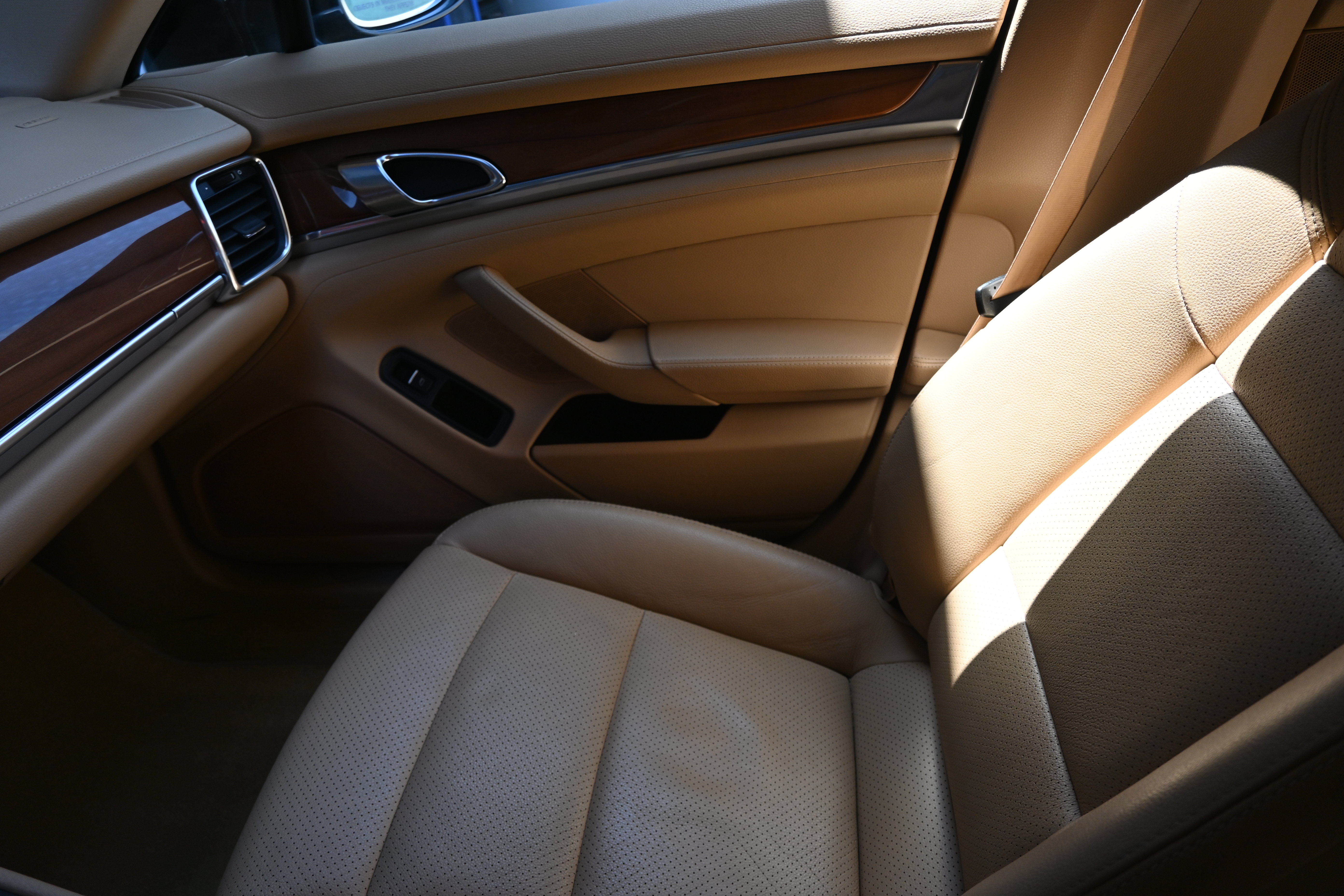Used 2011 Porsche Panamera S RWD image 57