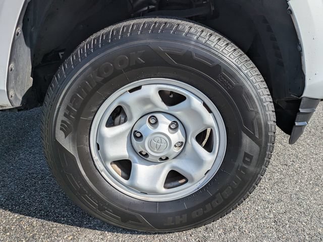 Used 2020 Toyota Tacoma SR5 RWD image 11