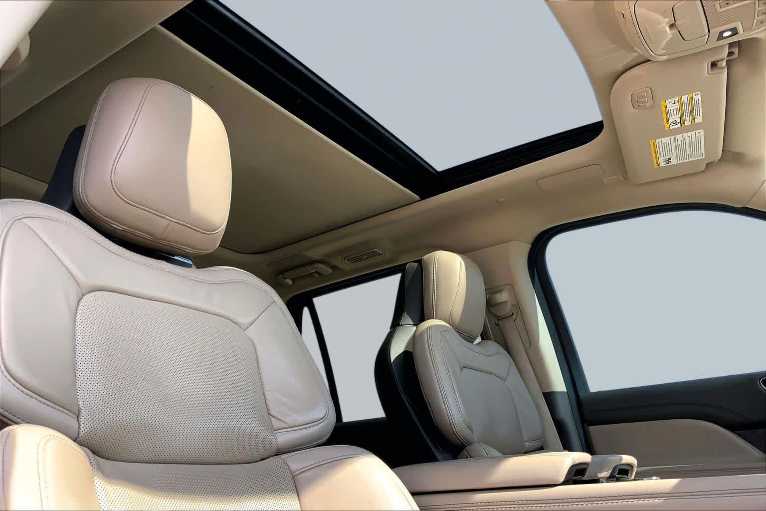 Used 2022 Lincoln Navigator Reserve AWD/4WD image 14