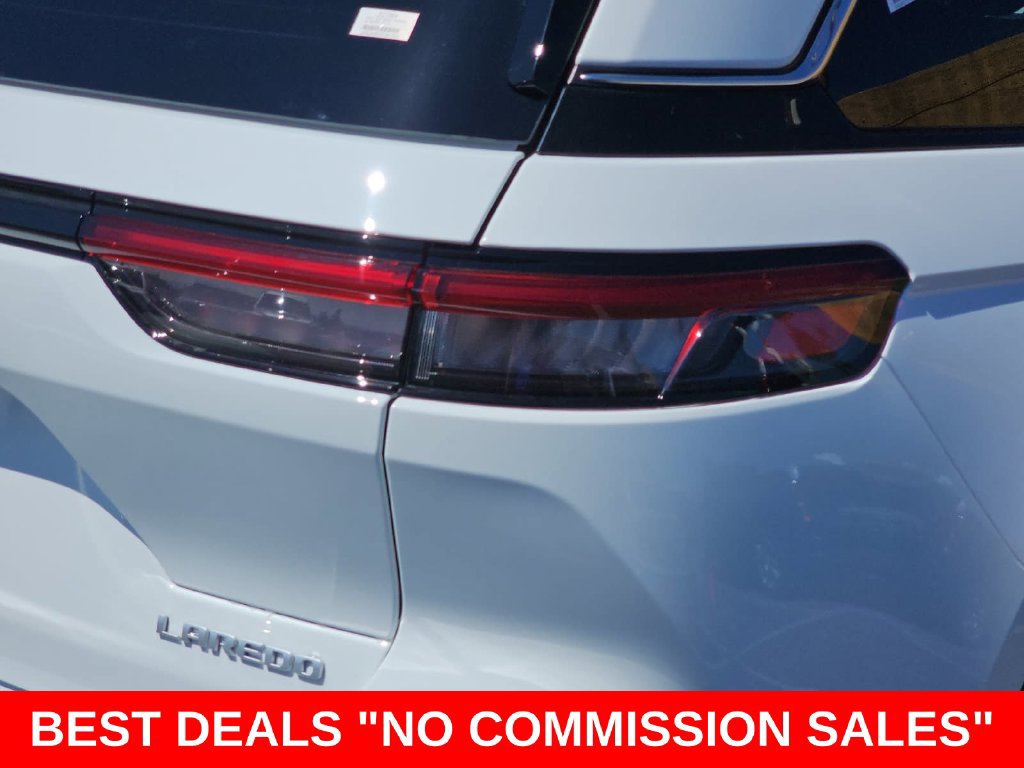 New 2027 Jeep Grand Cherokee Laredo X AWD/4WD image 40