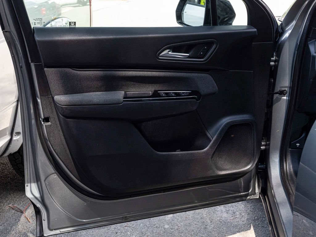 Used 2025 Honda Prologue EX image 11