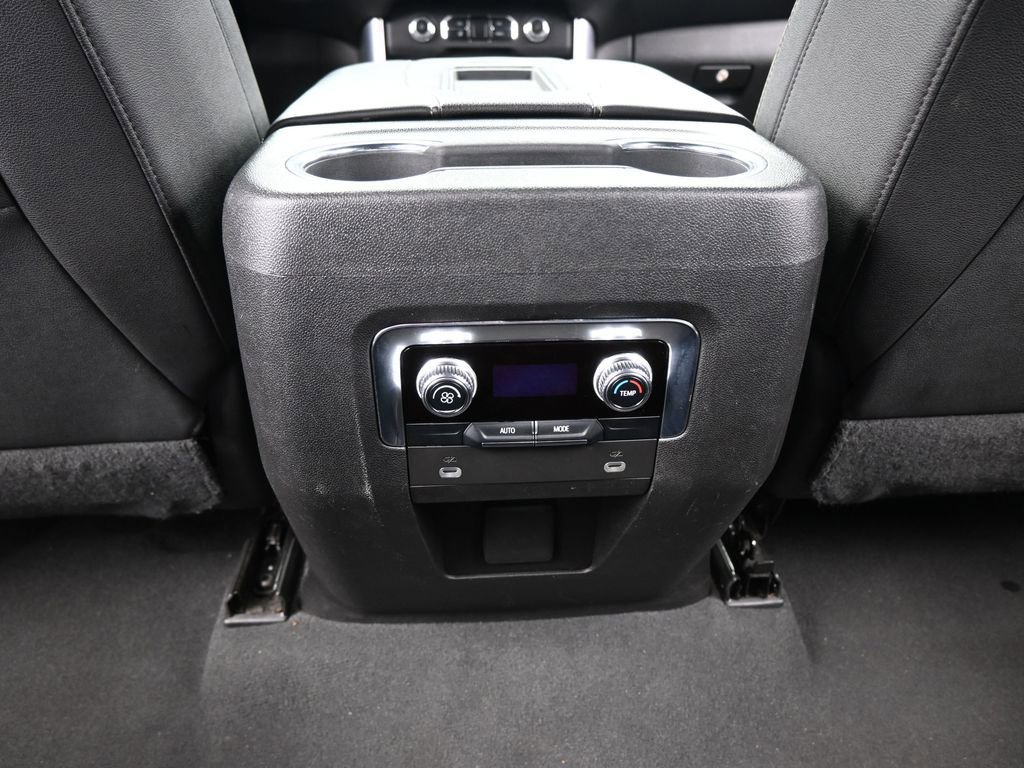 Used 2023 GMC Yukon SLT image 41
