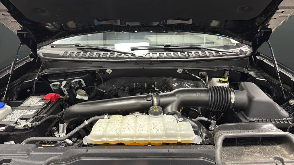 Used 2025 Ford Expedition Max Active AWD/4WD image 29