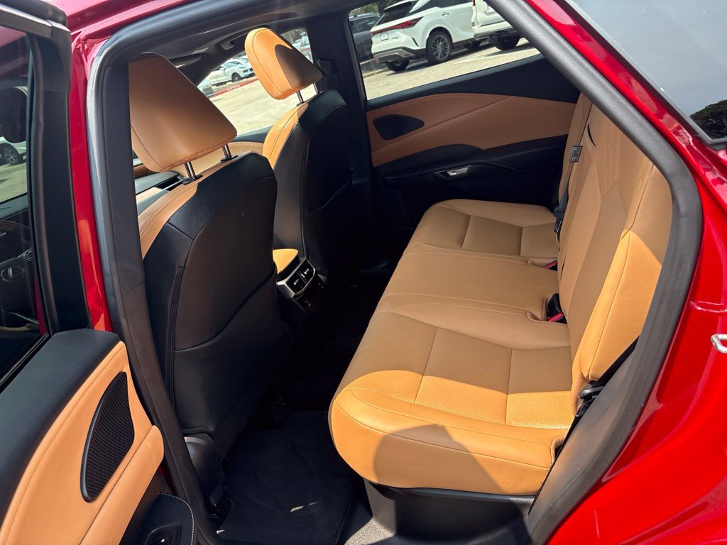 Used 2026 Lexus RX 350 Premium w/ Convenience Package FWD image 19